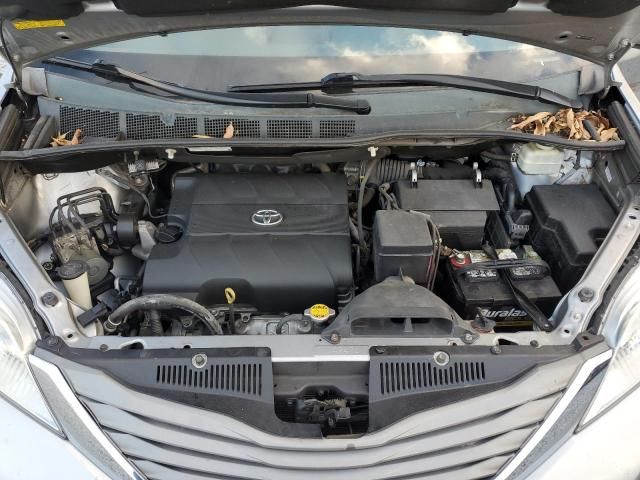 2013 Toyota Sienna XLE