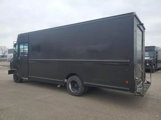 2009 Freightliner Chassis M Line WALK-IN Van