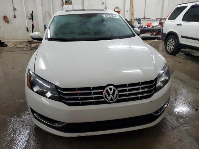 2012 Volkswagen Passat SEL