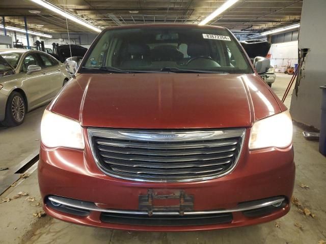 2013 Chrysler Town & Country Touring L