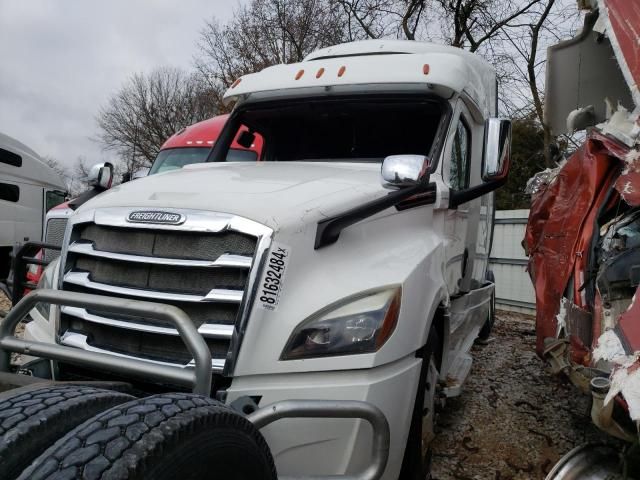 2019 Freightliner Cascadia 126