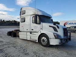 Salvage trucks for sale at Fort Pierce, FL auction: 2017 Volvo VN VNL