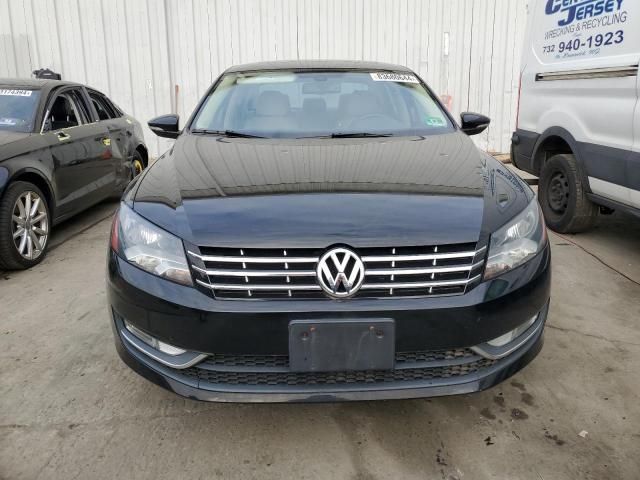 2012 Volkswagen Passat SEL