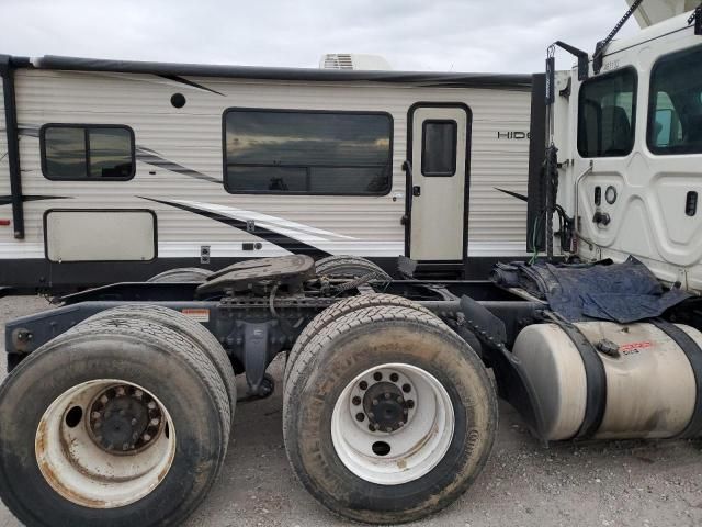 2022 Freightliner Cascadia 126