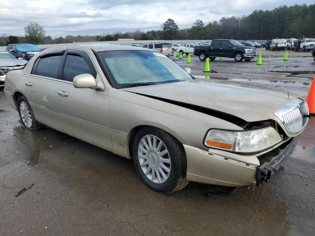 2005 Lincoln Town Car Signature