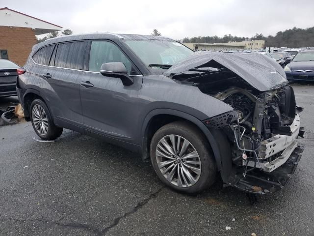 2022 Toyota Highlander Platinum