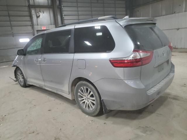 2018 Toyota Sienna XLE