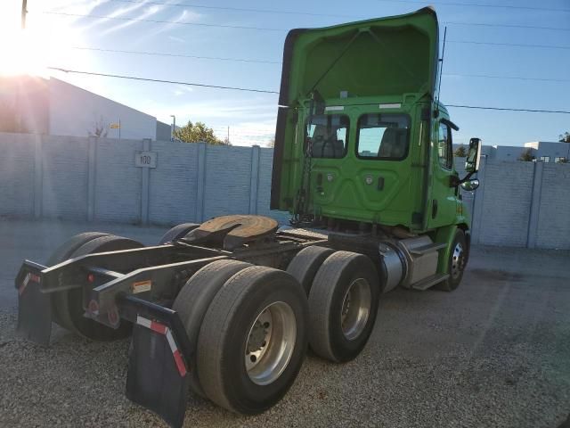 2019 Freightliner Cascadia 113