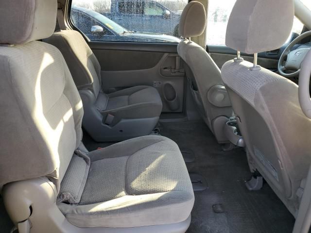 2009 Toyota Sienna CE