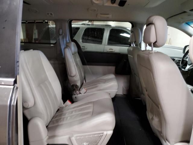 2010 Chrysler Town & Country Touring Plus