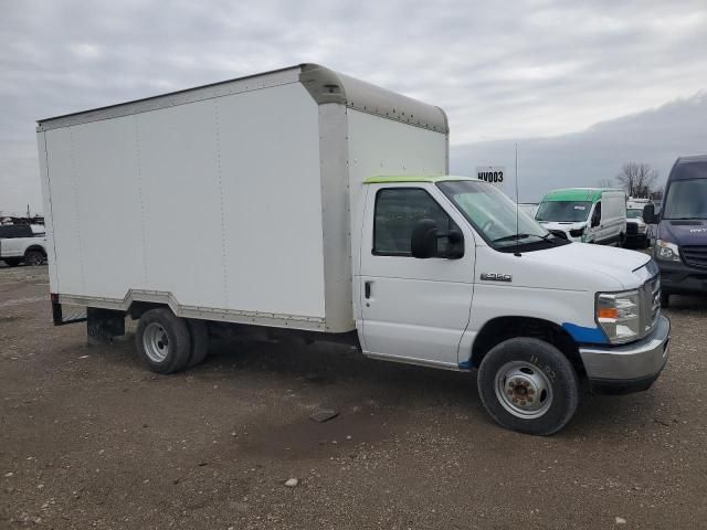 2016 Ford Econoline E350 Super Duty Cutaway Van