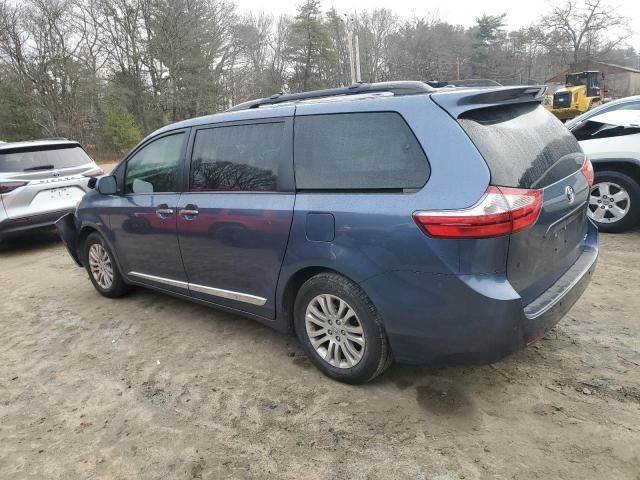 2017 Toyota Sienna XLE