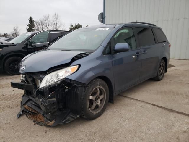 2015 Toyota Sienna LE