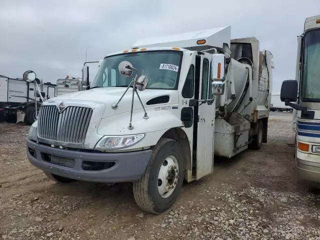 2010 International 4000 4300