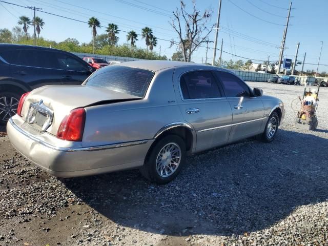 2000 Lincoln Town Car Signature