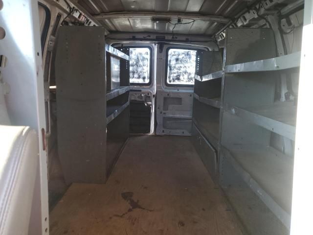 2004 Chevrolet Express G2500