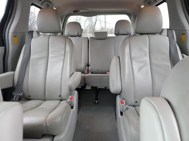 2014 Toyota Sienna XLE