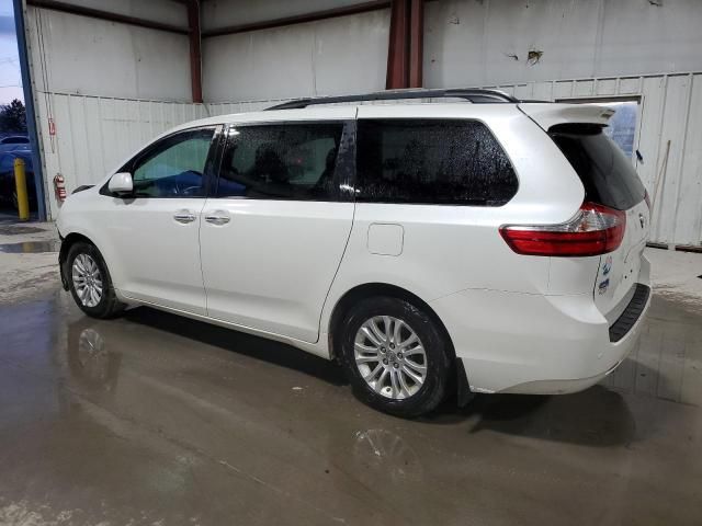 2017 Toyota Sienna XLE