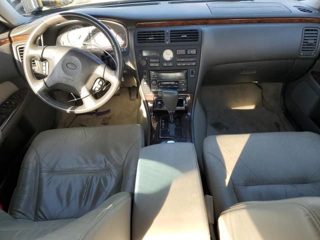 2000 Infiniti Q45 Base