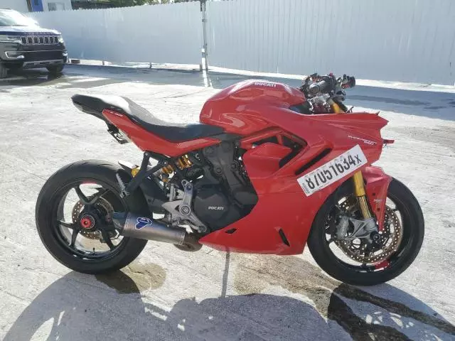 2022 Ducati Supersport