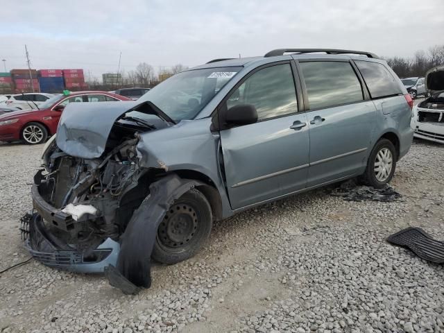 2004 Toyota Sienna CE