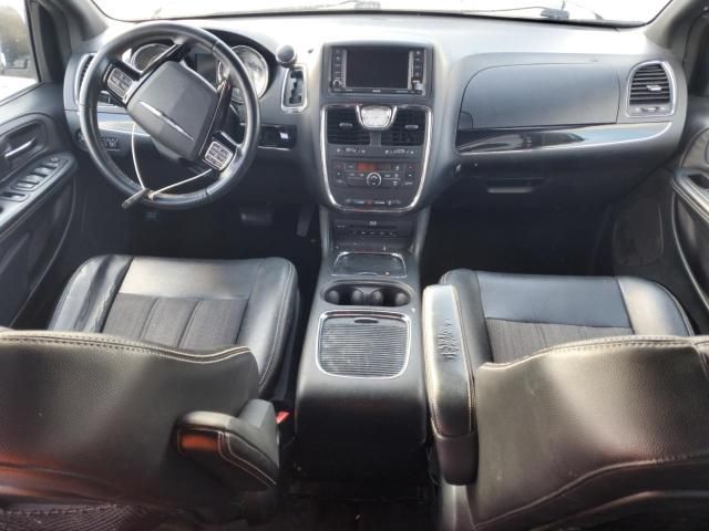 2014 Chrysler Town & Country S