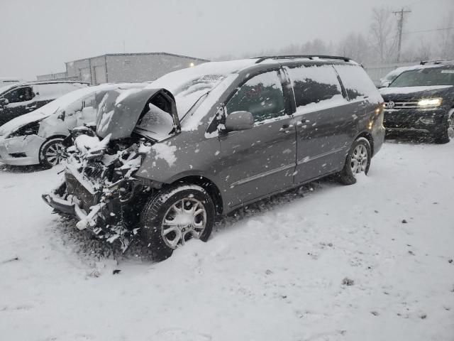 2004 Toyota Sienna XLE