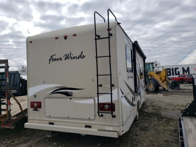 2017 Ford Econoline E450 Super Duty Cutaway Van