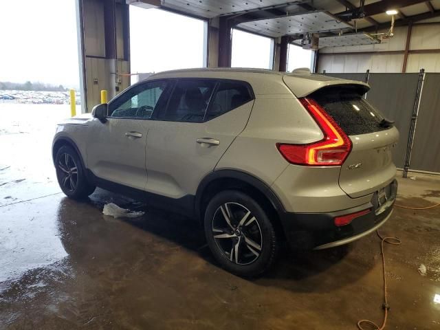 2023 Volvo XC40 Core