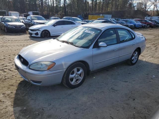 2004 Ford Taurus SE