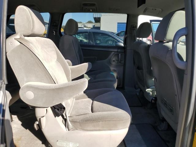 2005 Toyota Sienna CE