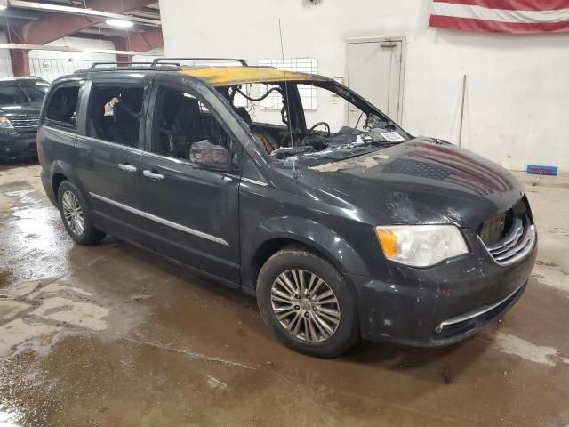 2013 Chrysler Town & Country Touring L