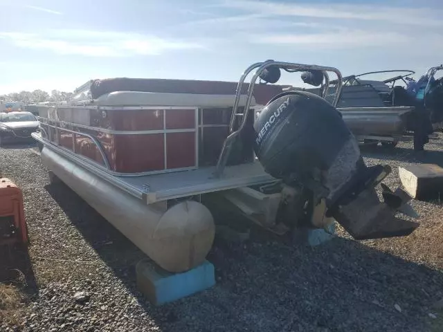 2015 Suncruiser Pontoon