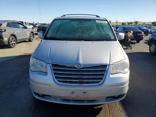 2010 Chrysler Town & Country Touring