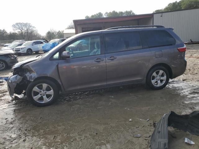 2015 Toyota Sienna LE