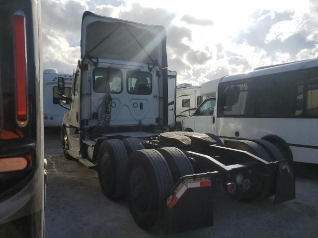 2021 Freightliner Cascadia 126