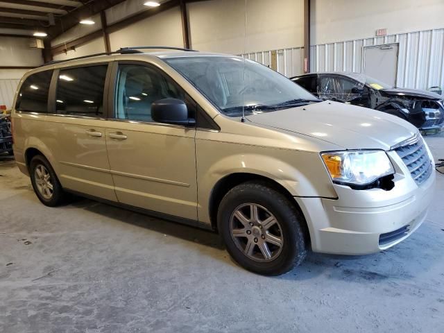 2010 Chrysler Town & Country LX