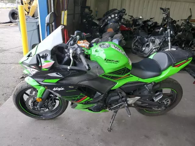 2024 Kawasaki EX650 P