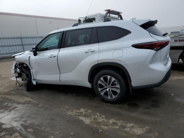 2024 Toyota Highlander Hybrid XLE