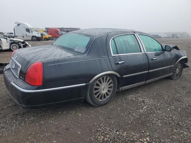 2004 Lincoln Town Car Executive