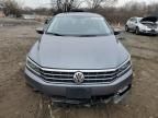 2018 Volkswagen Passat SE