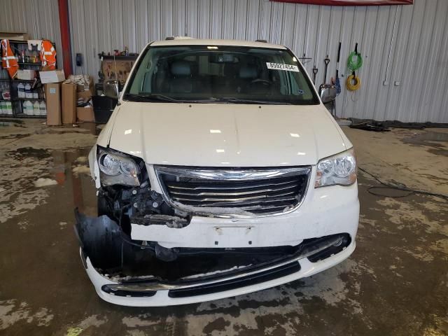 2013 Chrysler Town & Country Touring L