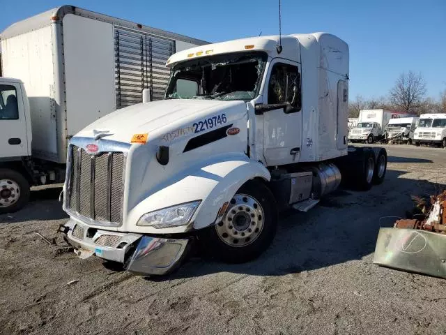 2023 Peterbilt 579