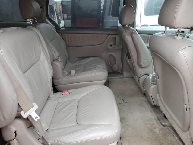 2005 Toyota Sienna XLE