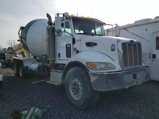 2005 Peterbilt 335