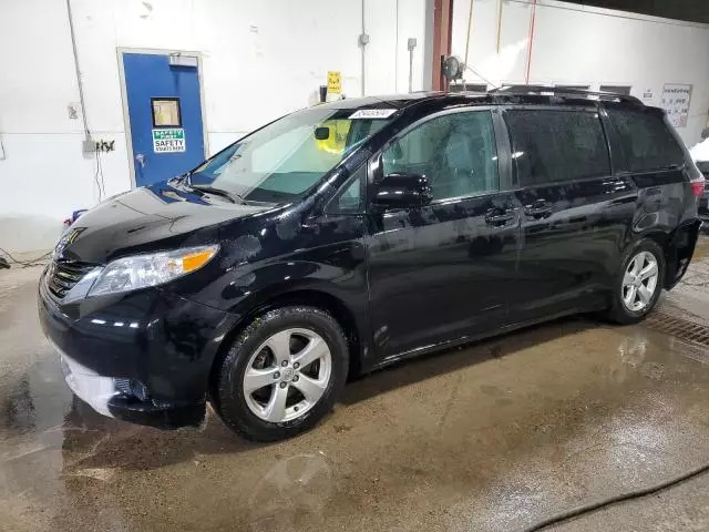 2015 Toyota Sienna LE