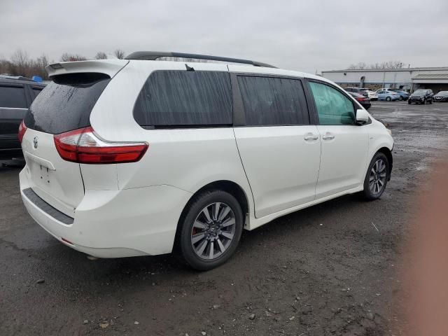 2018 Toyota Sienna XLE