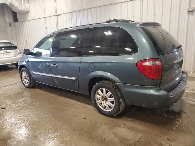 2005 Chrysler Town & Country Touring