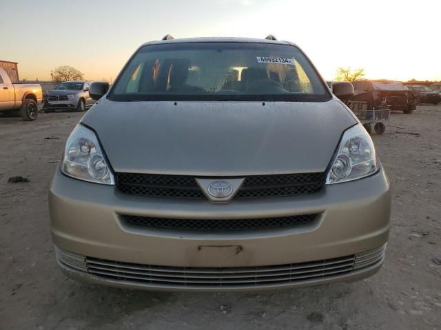 2004 Toyota Sienna CE