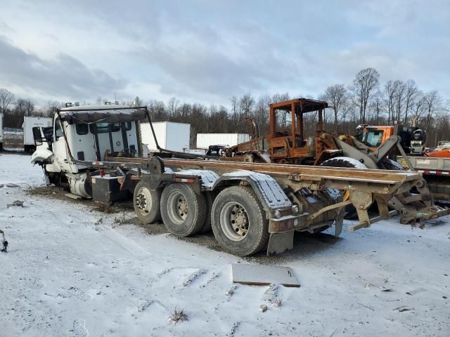 2019 Kenworth Construction T880